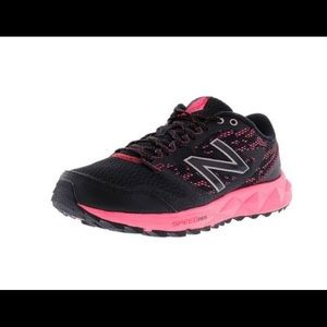 Womens New Balance 590 Trail Running Shoe